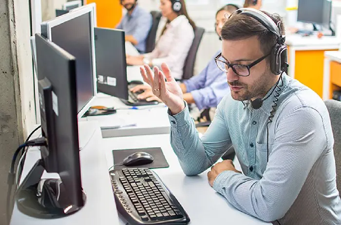 تیم پشتیبانی و پاسخگویی تماس